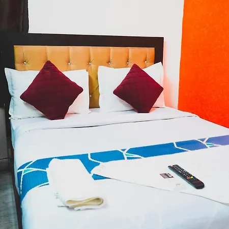 Royal Dwarka Stay - Near Aakash Hospital